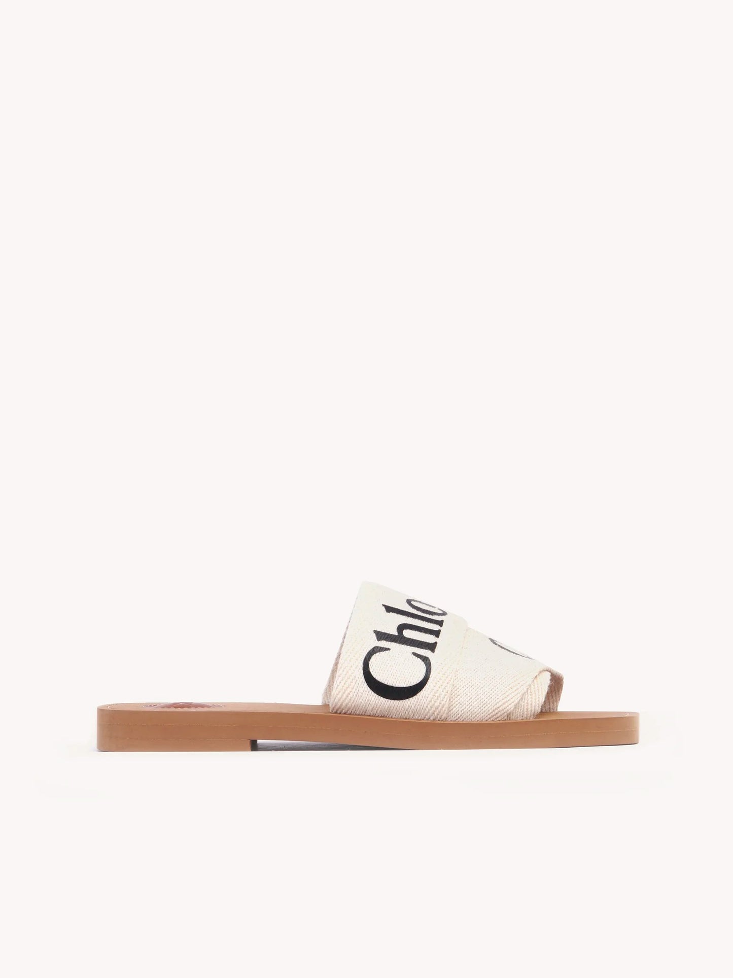dép nữ CHLOE WOODY FLAT MULE WHITE CHC22U188Z3101 tại blank room hà nội, việt nam