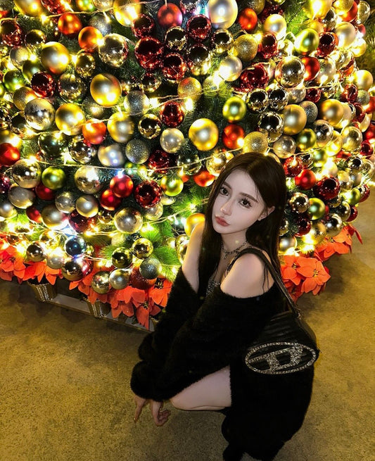 mẫu mang túi kẹp nách nữ DIESEl 1DR BAG DENIM BLACK WITH CRYSTAL LOGO X08396P4993