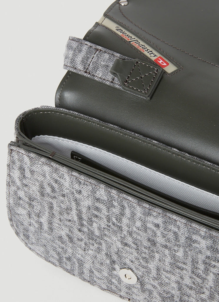 mặt trong túi kẹp nách nữ DIESEL 1DR MONOGRAM DENIM GREY X08396P5142