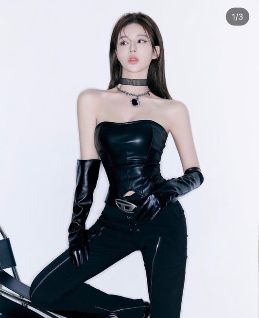 mẫu nữ mang thắt lưng DIESEL BELT B-1DR SCRATCH BUCKLE X08516PR666