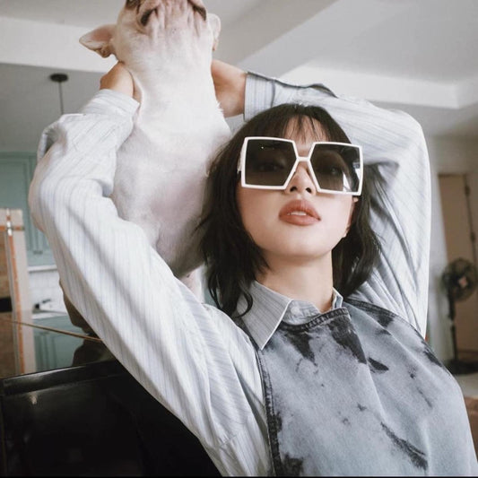 Châu Bùi đeo kính DIOR 30MONTAIGNE SU 95B2 IVORY SUNGLASSES 30MTSUR