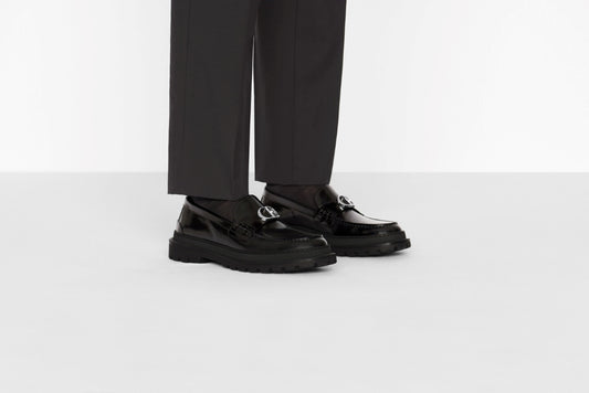 wearing DIOR EXPLORER LOAFER BLACK SMOOTH WITH CD BUCKLE 3LO117ZJQH969_E03