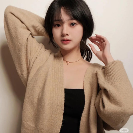 wearing DIOR PETIT CD NECKLACE GOLD & WHITE PEARL N1390PTCRS_D301