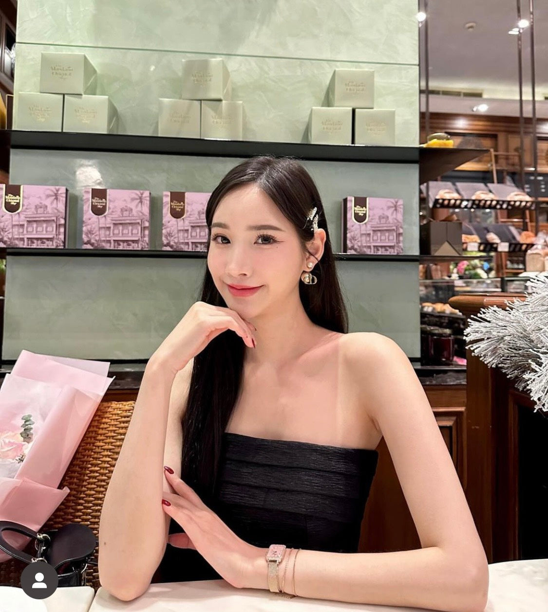mẫu mang DIOR TRIBALES EARRINGS ANTIQUE GOLD & WHITE E1293TRIRS_D908