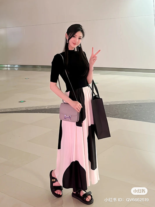 wearing DIORACT SLIDE BLACK LAMBSKIN KCQ718LAB_S900