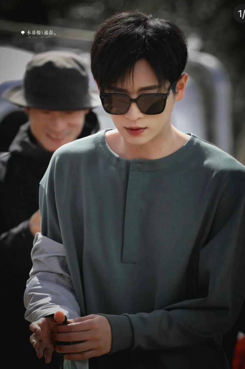 Celeb mang kính GENTLE MONSTER DEAR (01)