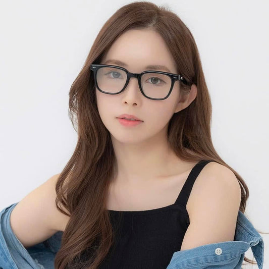 wearing GENTLE MONSTER GM EVAN (01)