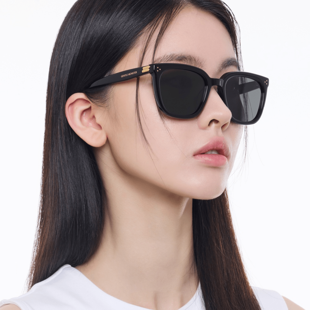 mẫu mang kính Gentle Monster (GM) Bloomo (01)