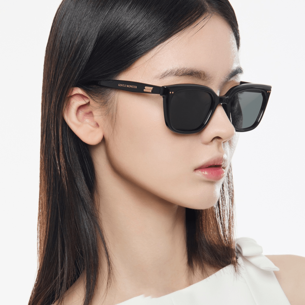 mẫu mang kính râm Gentle Monster (GM) Breezebe (01)
