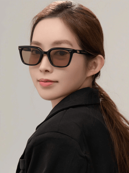 wearing Gentle Monster (GM) Breezebe 01(BR)