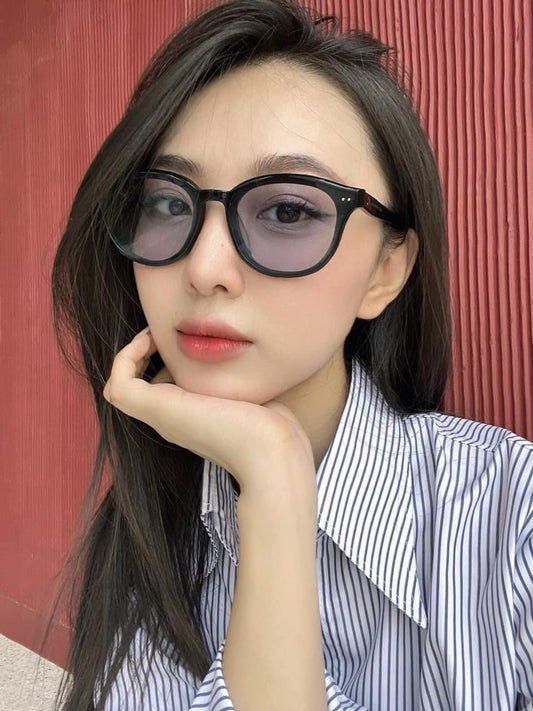 wearing GENTLE MONSTER GM JADE 01(B)