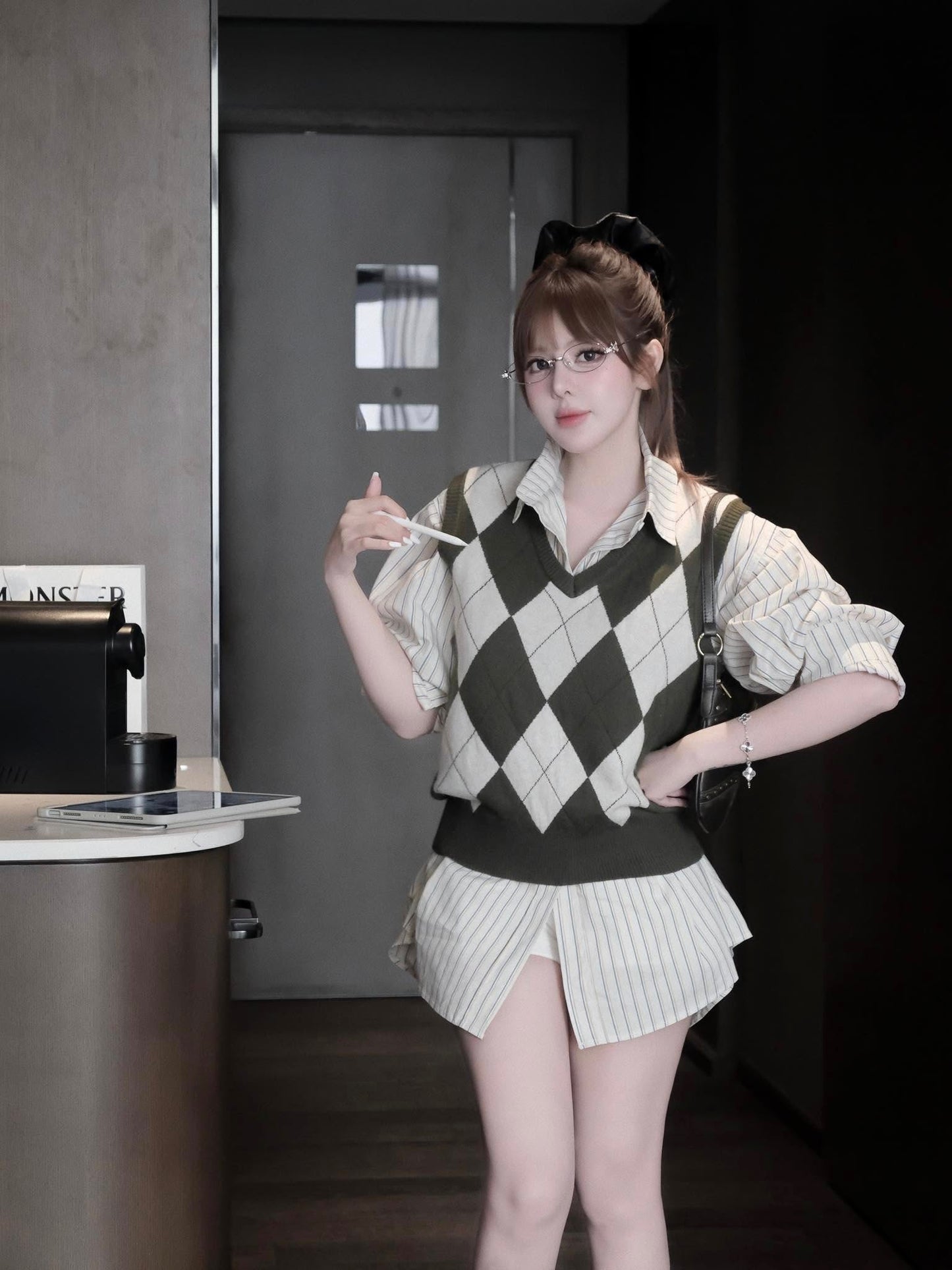 mẫu mang kính GENTLE MONSTER GM ON RING (02)