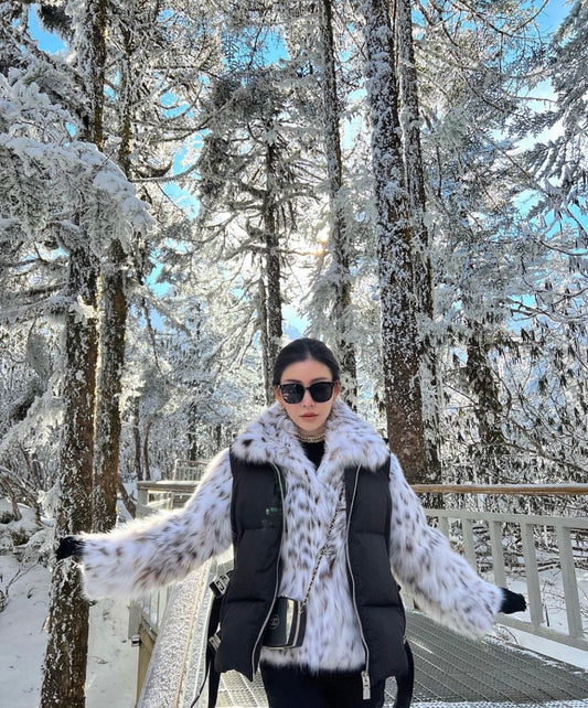 wearing GENTLE MONSTER ROSY (01)