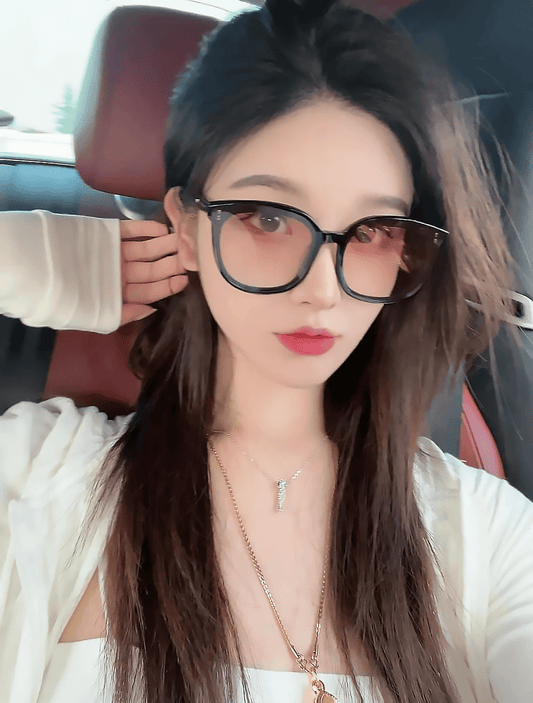 wearing GENTLE MONSTER ROSY 01(BRG)