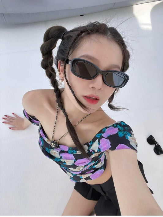 wearing GENTLE MONSTER THE BELL (01)