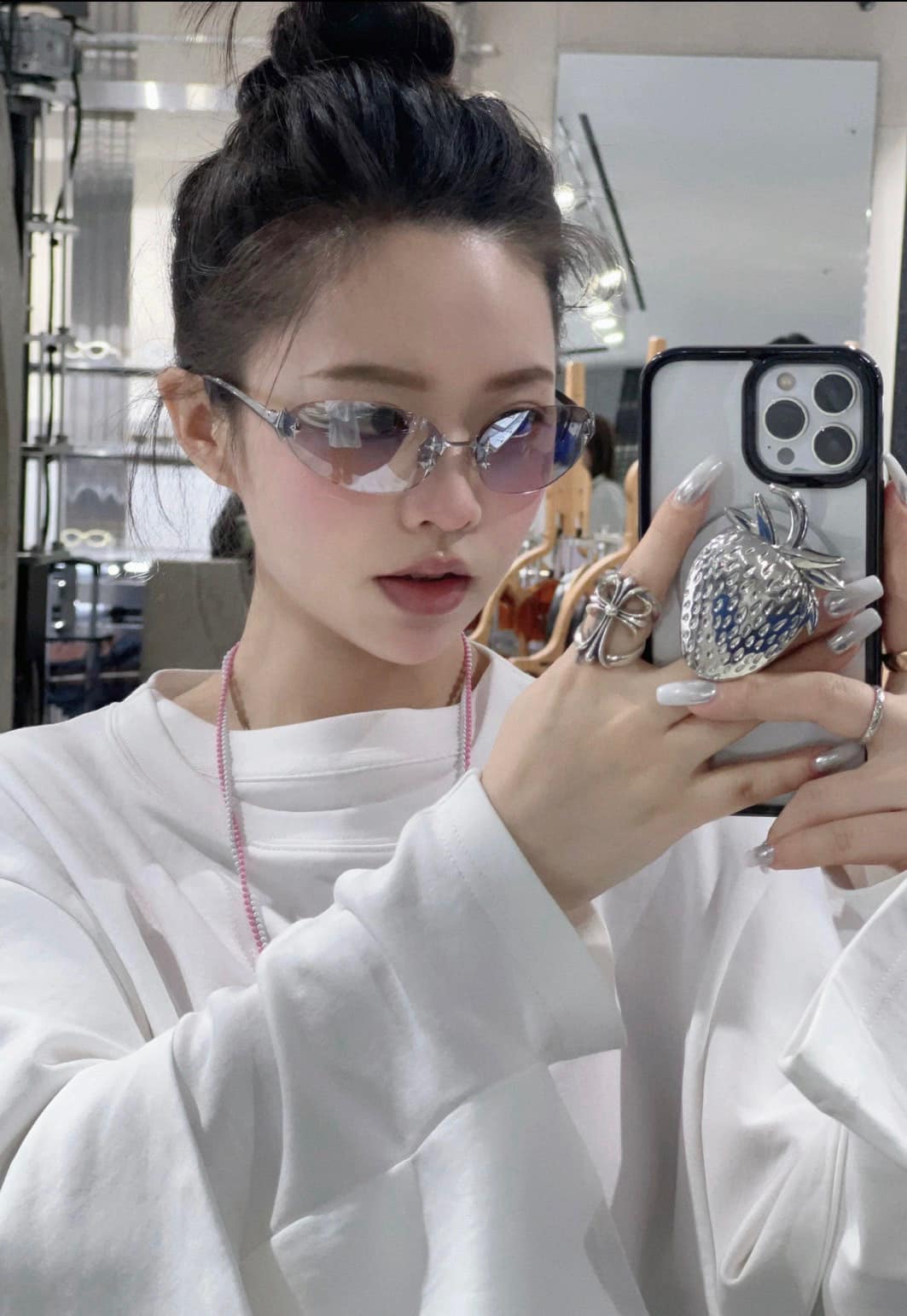 mẫu mang kính GENTLE MONSTER TTA 02(BRG)