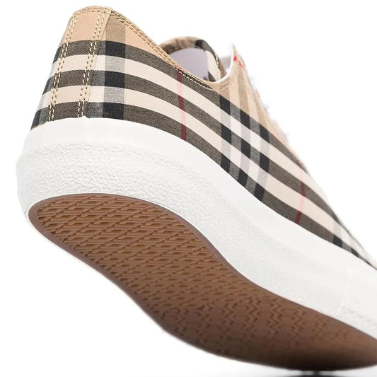 BURBERRY SNEAKERS (01)