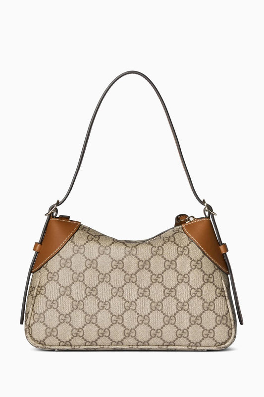 mặt đằng sau lưng túi Gucci GG Emblem Small Shoulder Bag Beige 815218 FAEAA 9762