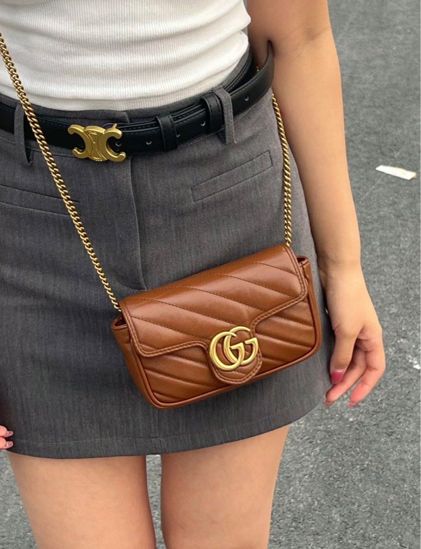 mẫu mang túi GUCCI GG MARMONT MATELASSÉ MINI BROWN BAG 476433 0OLFT 2535
