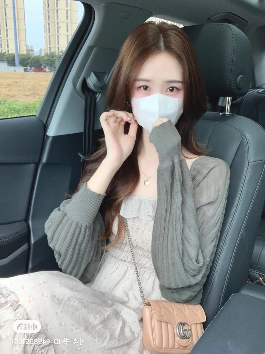 wearing GUCCI GG MATELASSÉ MARMONT MINI BAG ROSE BEIGE 476433 DTD5N 2754