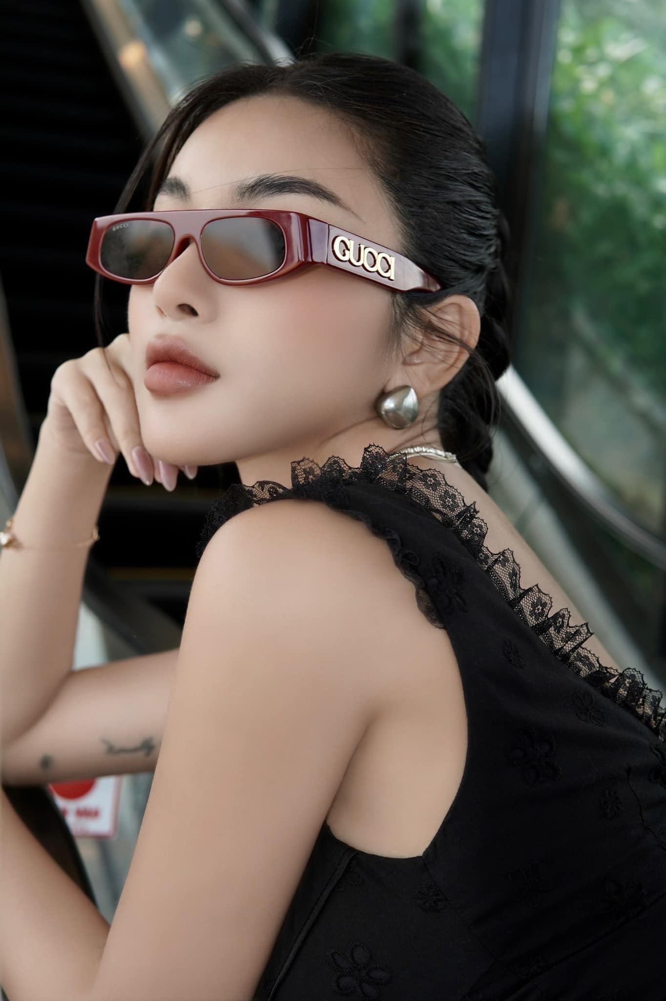 chi tiết kính