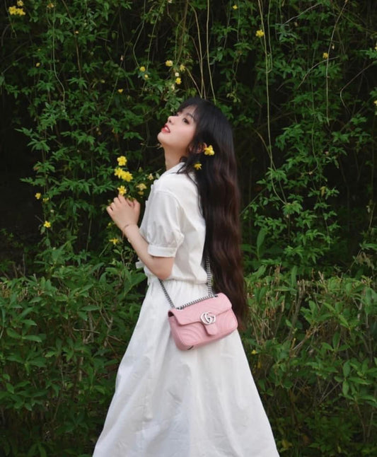 wearing GUCCI MEDIUM MARMONT MATELASSÉ PINK SHOULDER BAG 443497 DTDIY 5815