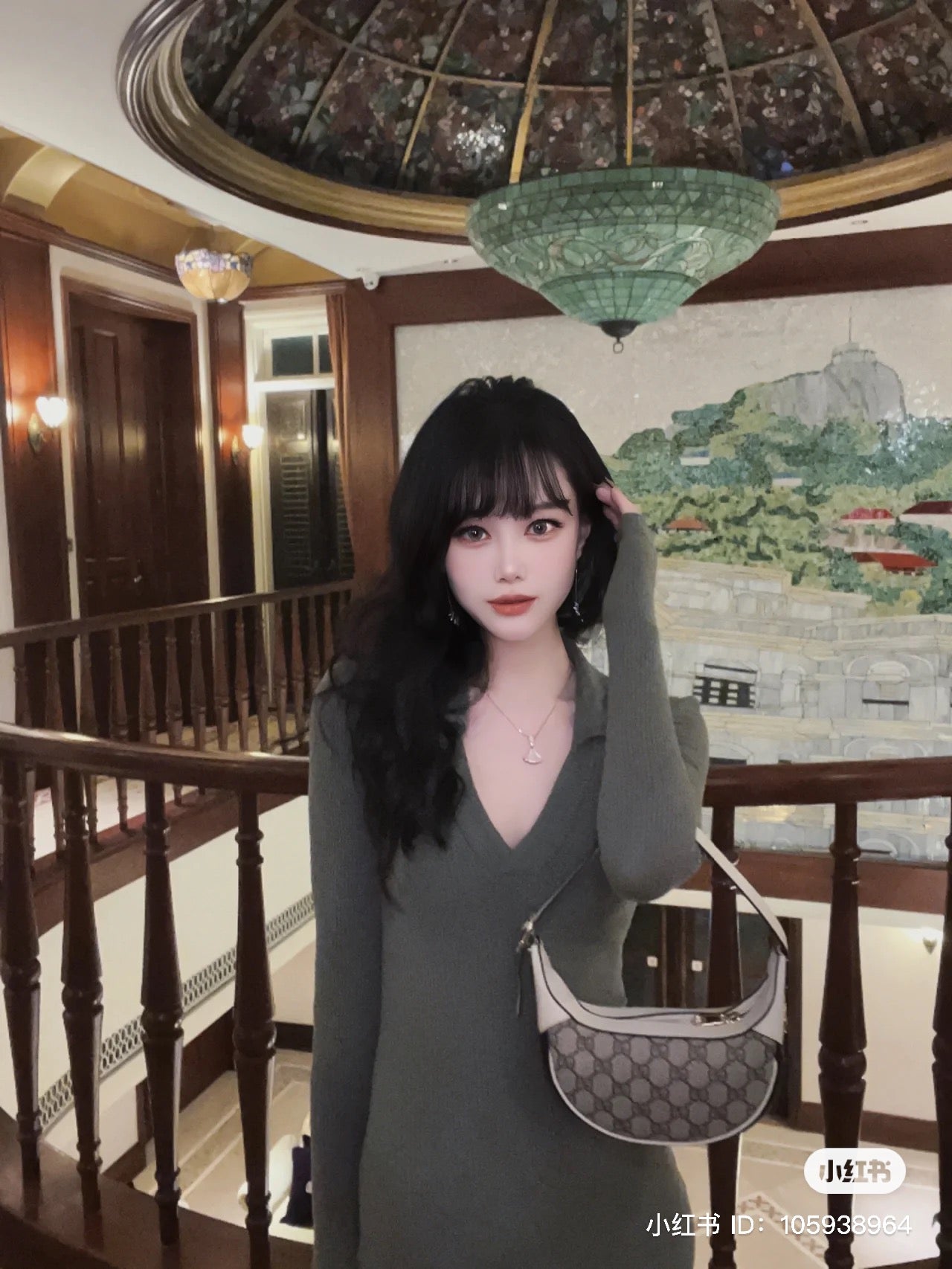 tổng thể túi GUCCI OPHIDIA GG MINI WHITE HOBO BAG 658551 96IWG 9794