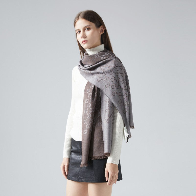 khăn chữ nhật GUCCI SCARF DARK BROWN AND GREY hàng hiệu chính hãng Authentic có sẵn tại BlankRoom Hà Nội, Việt Nam. 165904 3G646 1264