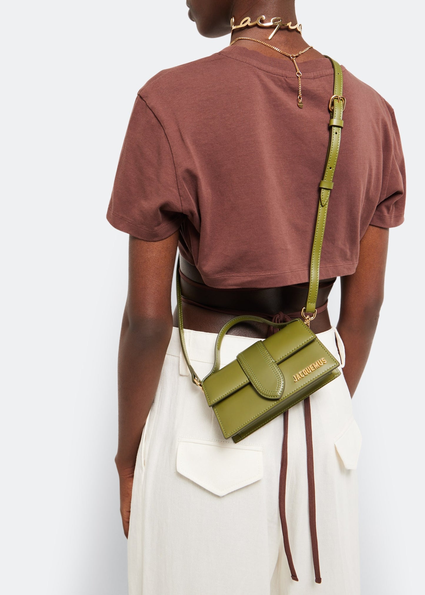 mẫu mang túi JACQUEMUS LE BAMBINO KHAKI 213BA006-3100-560