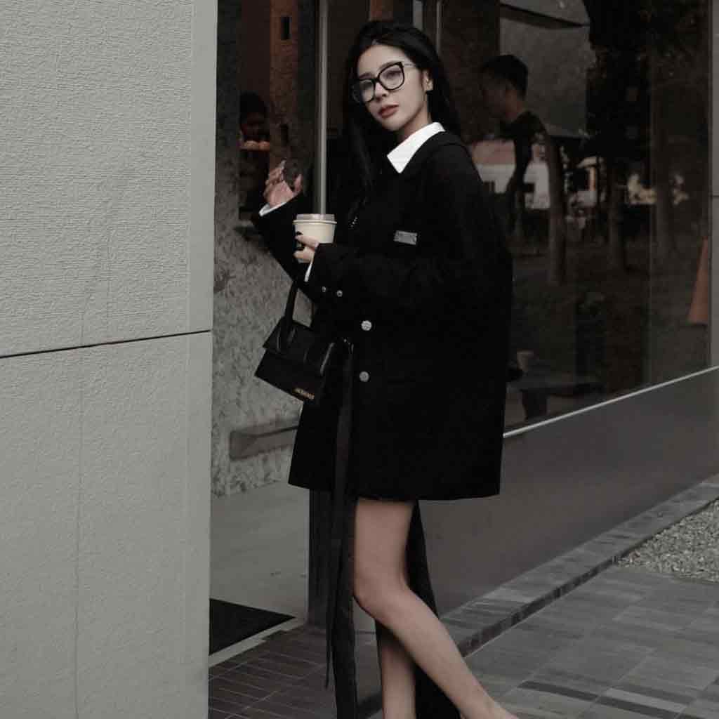 jacquemus le chiquito moyen les classiques black blank room