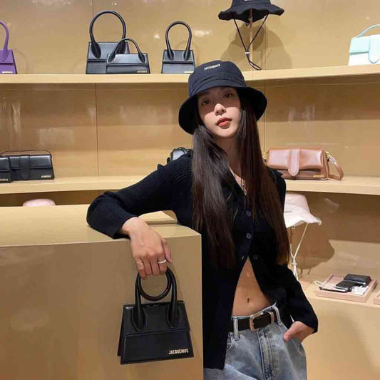 jacquemus le chiquito noeud black blank room