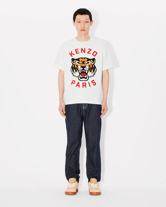 nam mặc áo KENZO LUCKY TIGER GENDERLESS OVERSIZED EMBROIDERED T-SHIRT OFF-WHITE