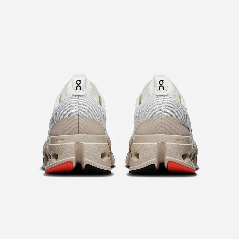 ON RUNNING SNEAKERS (01)