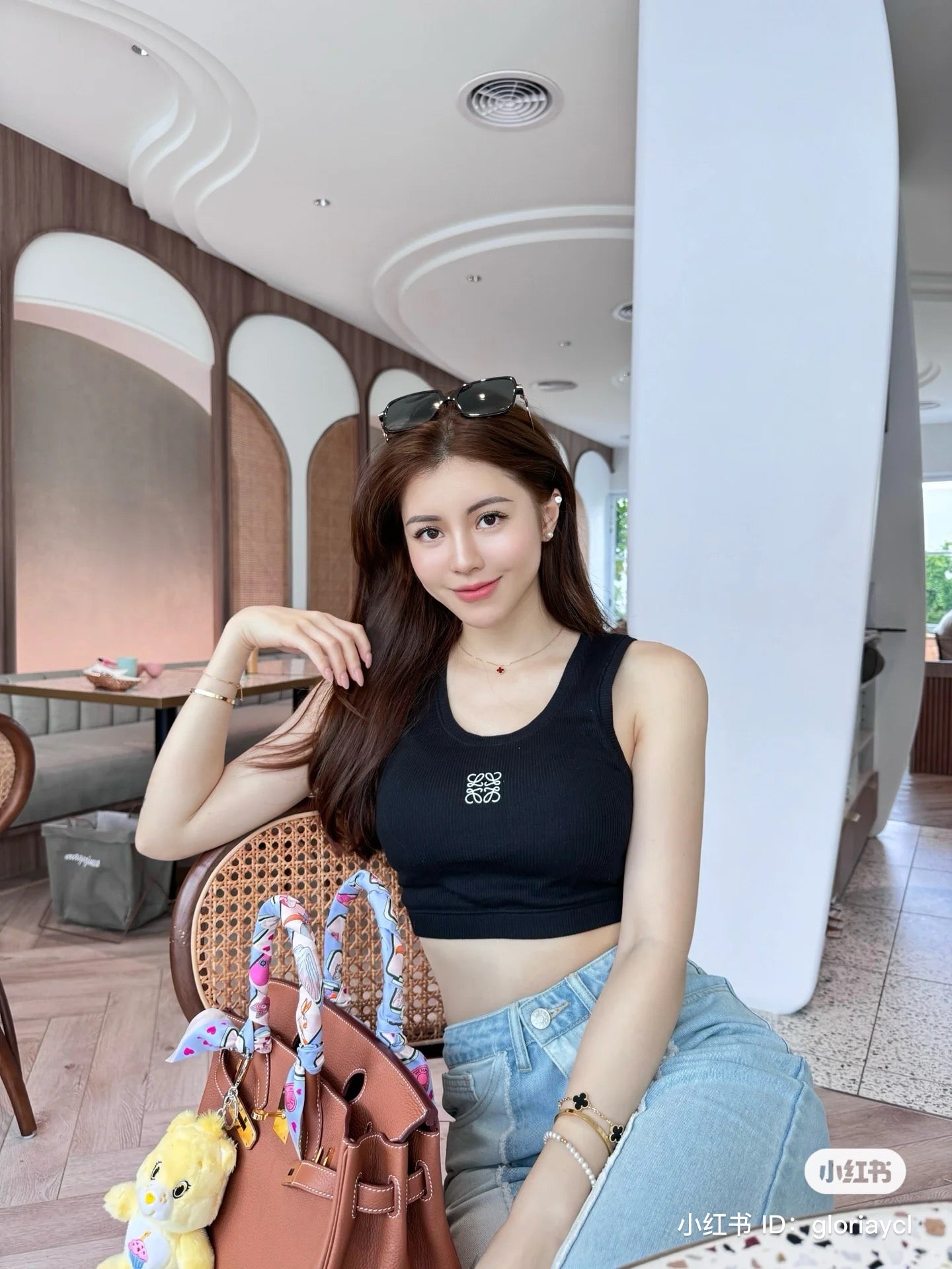 nữ mặc áo Loewe Cropped Anagram Tank Top in Black Cotton S540Y07XAG 1102
