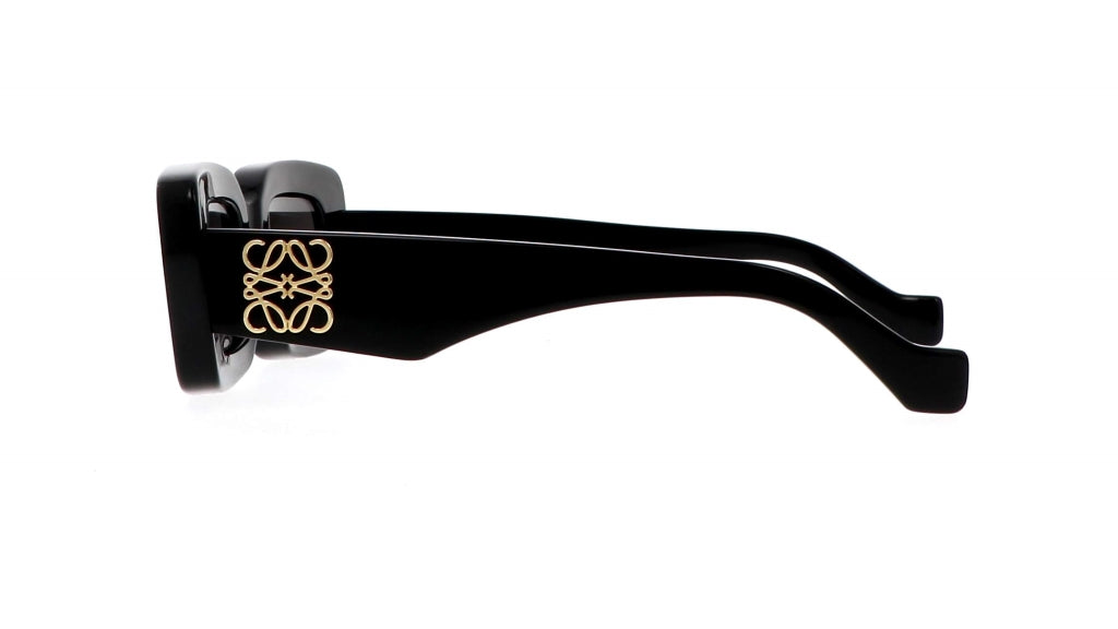 mặt ngang kính LOEWE LW40101I 01A SQUARE SUNGLASSES IN BLACK Authentic tại BlankRoom Việt Nam