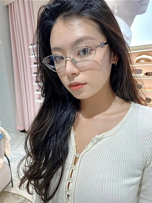 mẫu đeo kính LOEWE LW50037U 016 EYEGLASSES SILVER Authentic tại BlankRoom