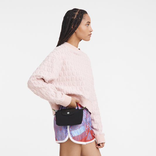 mẫu mang túi LONGCHAMP LE PLIAGE GREEN POUCH WITH HANDLE BLACK RECYCLED CANVAS 34175919001