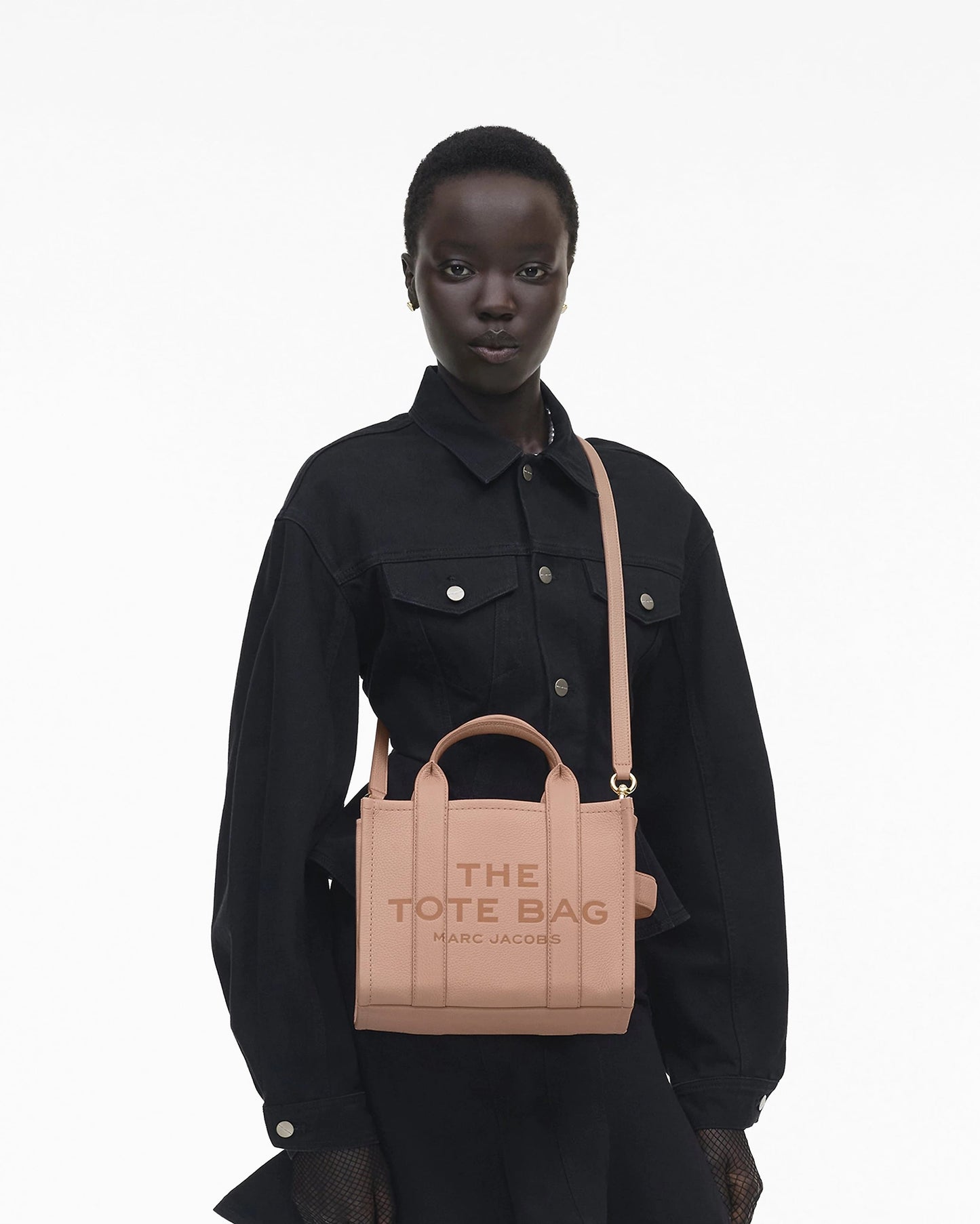 wearing Marc Jacobs The Leather Small Tote Bag Rose H009L01SP21-624
