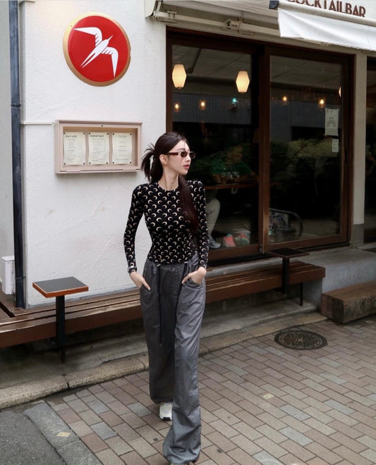 mẫu mặc áo MARINE SERRE MOON PRINTED JERSEY SECOND SKIN CREWNECK TOP BLACK WTS006CJER0001IT99