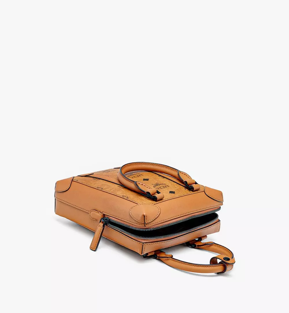 chi tiết MCM KLASSIK N/S SMALL CROSSBODY IN COGNAC VISETOS MMRBSBF04CO001