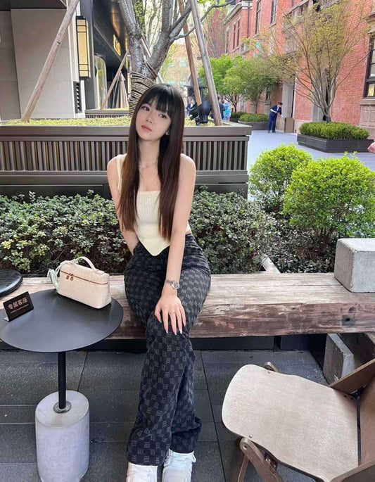 nữ mặc quần MISBHV BLACK MONOGRAM DENIM TROUSER 3121W3050