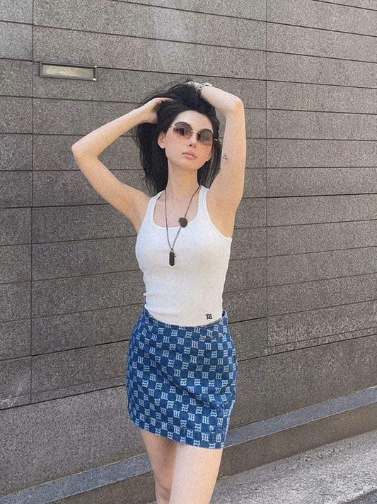 mẫu mặc váy MISBHV BLUE DENIM MONOGRAM MINI SKIRT 3022W866