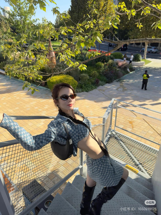 nữ mặc váy MISBHV BLUE JACQUARD CANVAS MONOGRAM MINI SKIRT 230W852