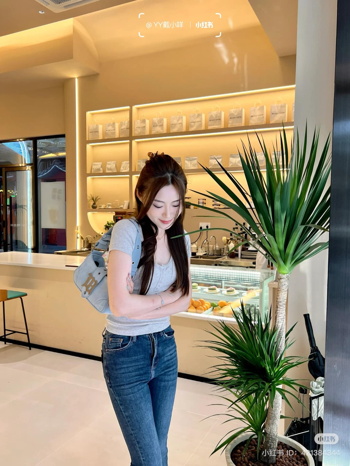 nữ mang túi MISBHV LIGHT BLUE SUEDE SHOULDER BAG SMALL 230A402