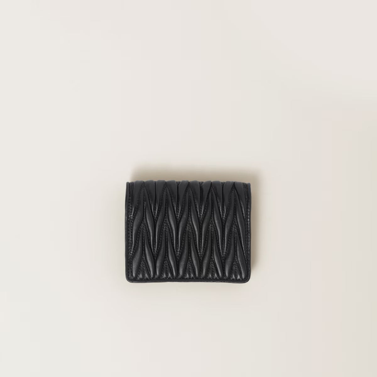 mặt sau MIU MIU BLACK SMALL MATELASSÉ NAPPA LEATHER WALLET 5MV204_2FPP_F0002