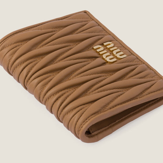 chi tiết cận chất liệu ví