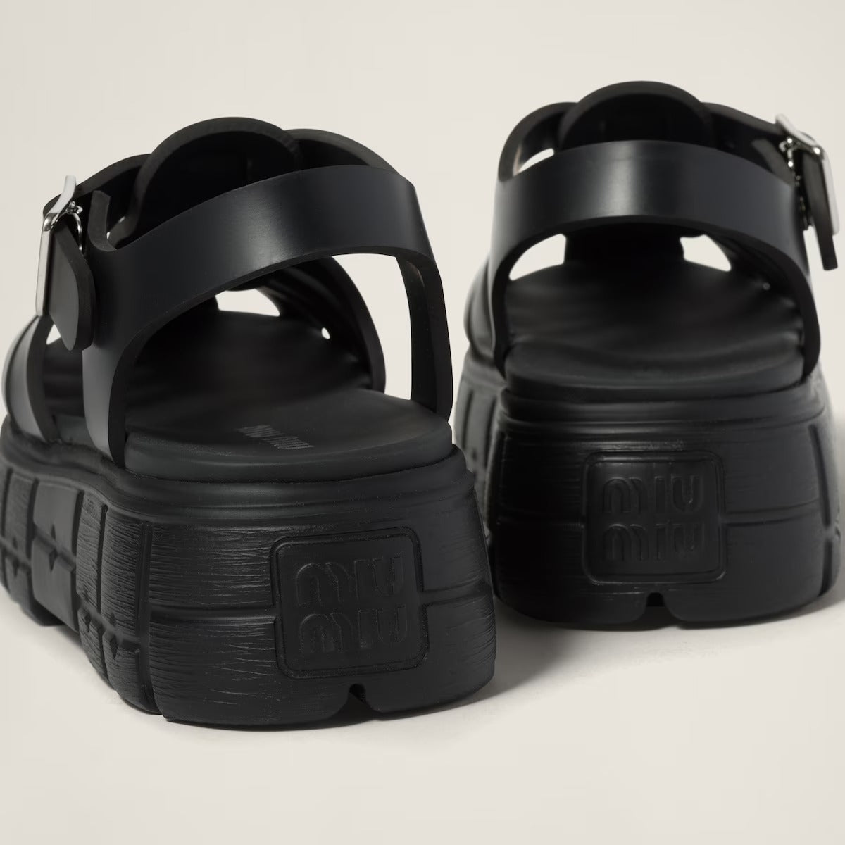 mặt sau giày MIU MIU EVA PLATFORM CAGE SANDALS BLACK 5X140E_3LKK_F0002_F_050 authentic tại blankroom việt nam