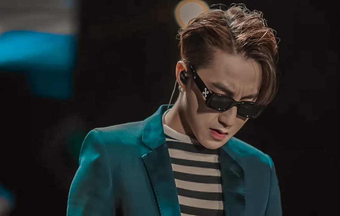 sơn tùng đeo kính OFF-WHITE BLACK ARTHUR SUNGLASSES OERI016C99PLA0011007