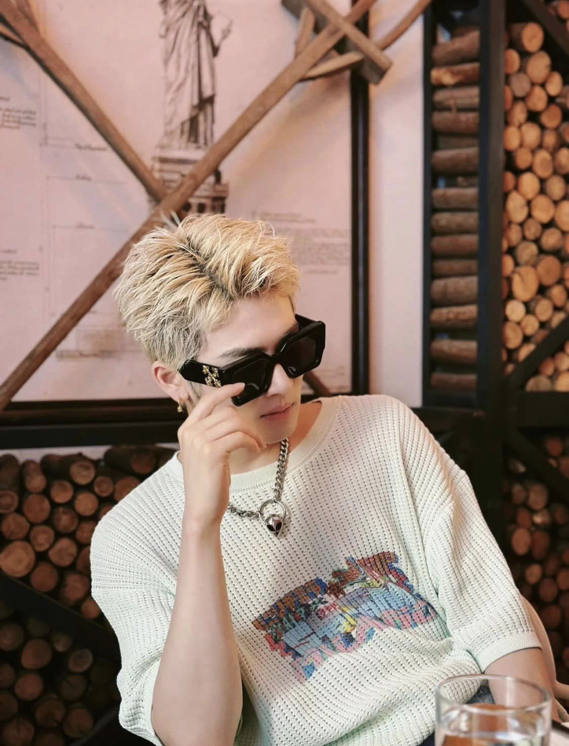 mẫu mang kính OFF-WHITE BLACK CATALINA SUNGLASSES OERI003Y21PLA0011007