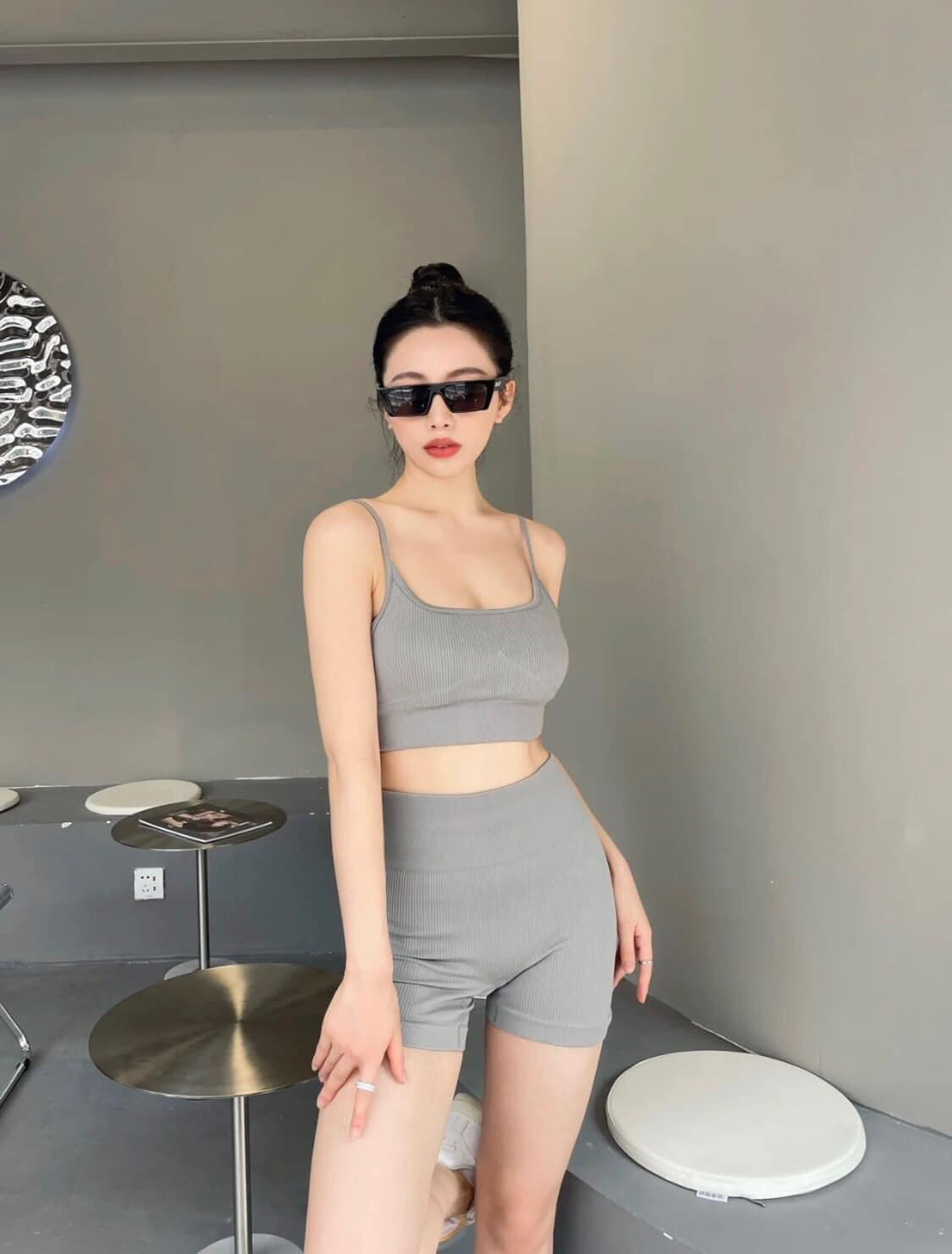 wearing OFF-WHITE BLACK SAVANNAH SUNGLASSES OERI064S23PLA001
